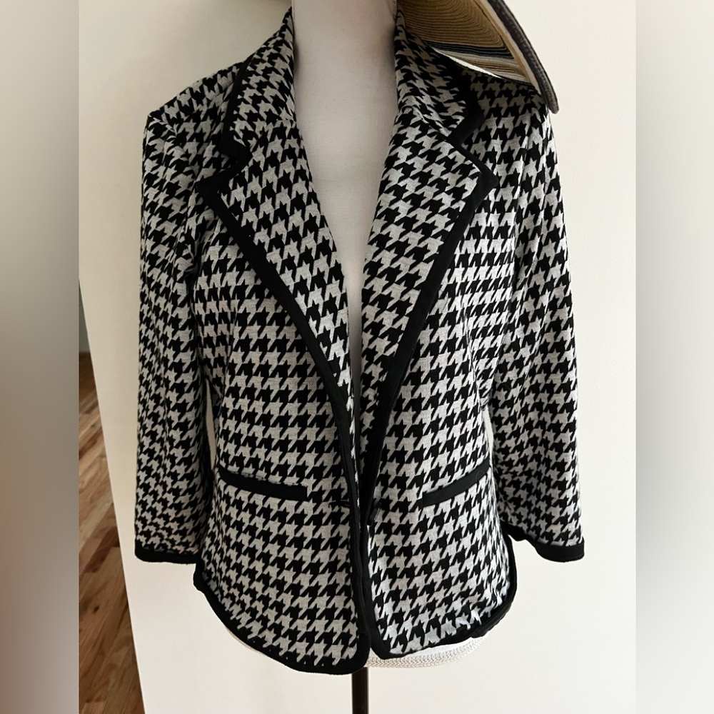 Sandro studio size L herringbone houndstooth lightweight button jacket